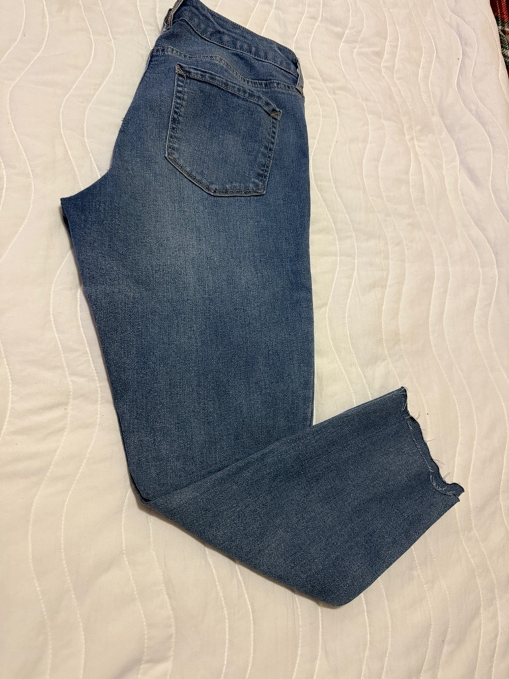 Jessica Simpson Straight Leg Jeans in Blue Denim Cropped